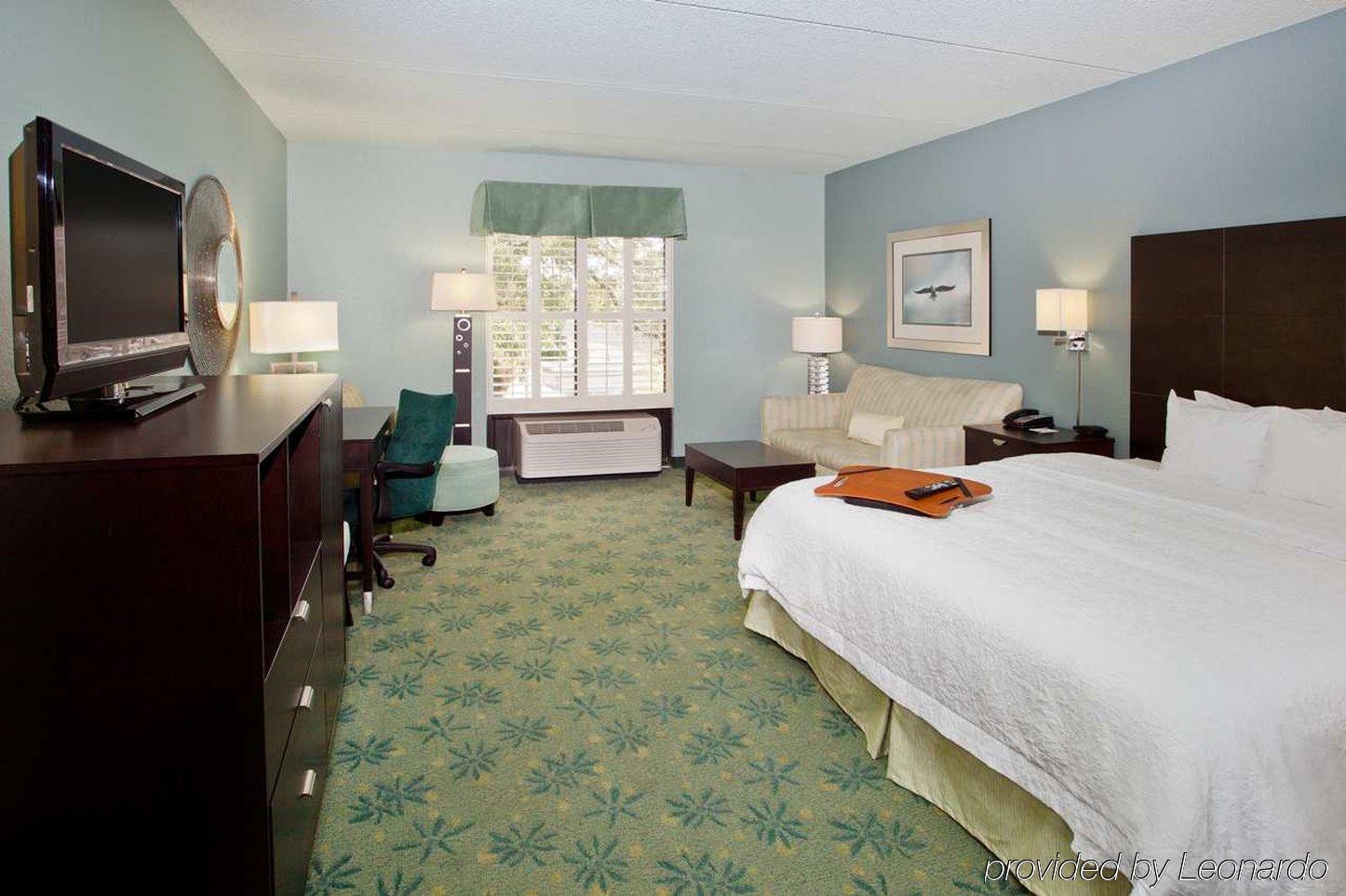 Hampton Inn St. Simons Island Bagian luar foto