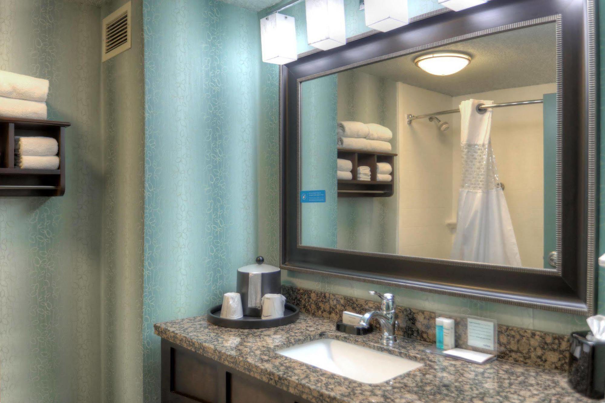 Hampton Inn St. Simons Island Bagian luar foto